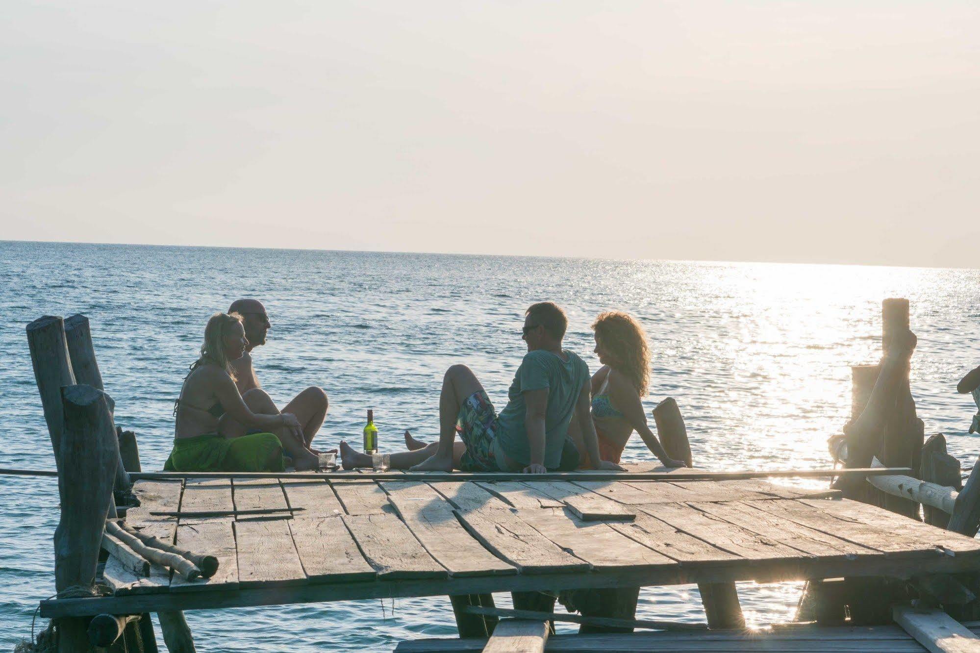 Royalretreat Resort Đảo Koh Rong Samloem Ngoại thất bức ảnh